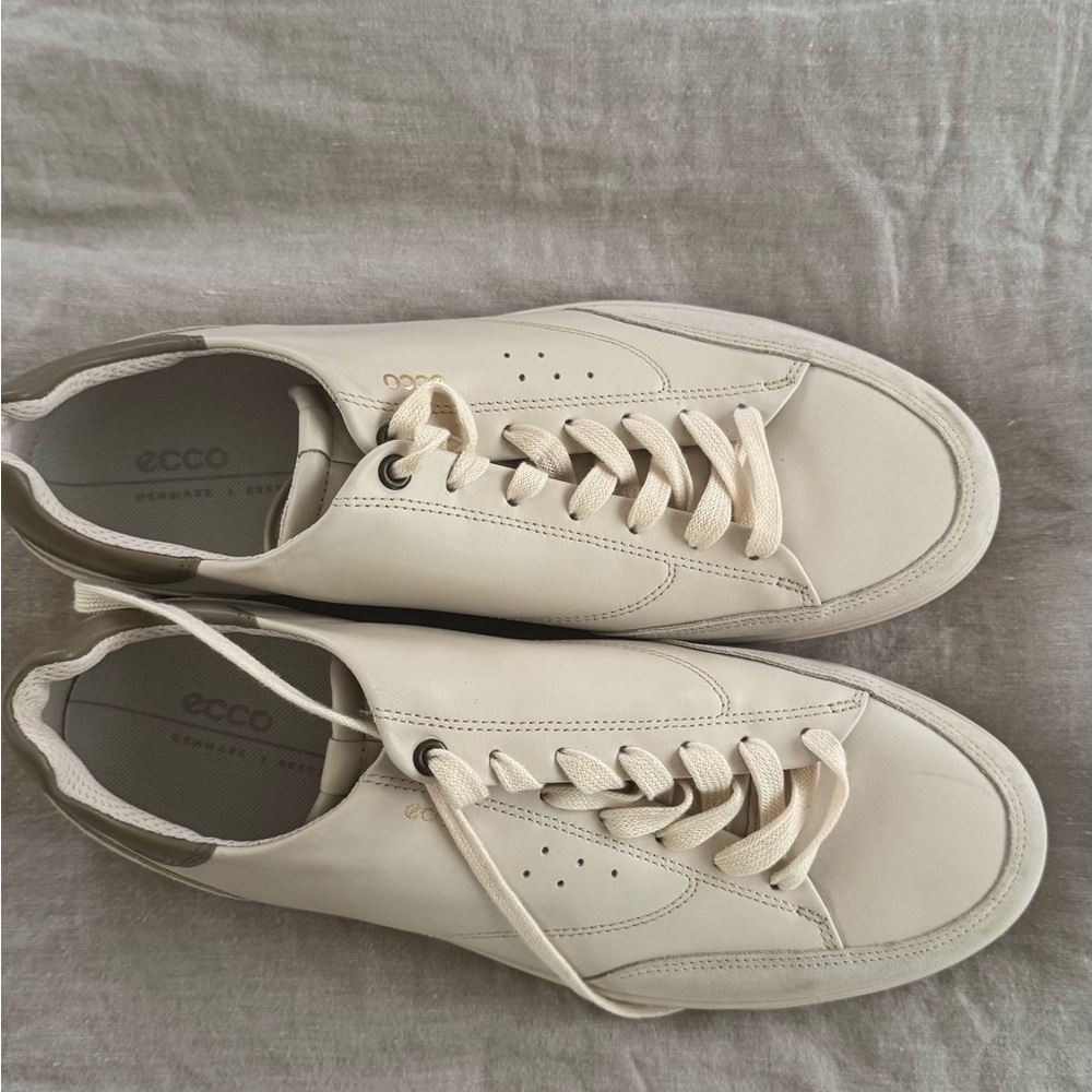 Men’s Ecco Off-White Leather Sneakers